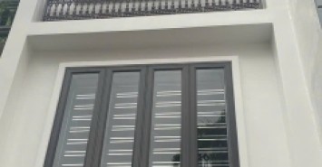 Bán nhà 4 tầng ngo 174 Văn Cao 52 m sân cổng riêng