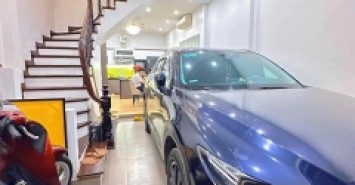 HƠN 9 TỶ Ô TÔ VÀO NHÀ PHỐ CẦU GIẤY, MẶT NGÕ THÔNG KINH DOANH, SẦM UẤT, Ô THANG MÁY