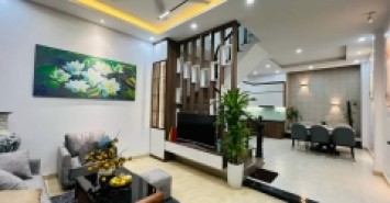 CHỈ 2.8TỶ CÓ HỘ KHẨU BẮC TỪ LIÊM. NHÀ GẦN Ô TÔ - LÔ GÓC - DÂN XÂY. TẶNG FULL NỘI THẤT - DT 54M. MT 4.4m