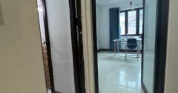SÁT QL6 nhà Liền kề Lộc ninh - Thị trấn chúc Sơn 
- diện tích 67,5m sổ vuông đẹp 
- nhà hoàn thiện cơ bản 5 tầng 
- đang cho thuê kinh doanh 1 năm 100tr dòng tiền ổn định 
- nhà đẹp gìn giữ , chủ ở xa cần bán gấp 
Giá 5,x tỷ