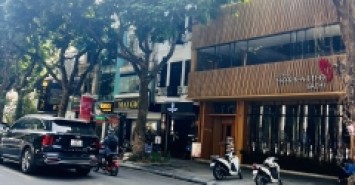 Biệt thự loại 3 mặt phố TRần Hưng Đạo 380m2, mặt tiền 8.7m giá rao bán 320 tỷ