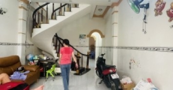 Bán nhà HXH Nguyễn Văn Khối, 4x15m, 3 tầng BTCT mới đẹp chỉ 4.9 tỷ