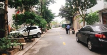 Bán đất đấu giá Thạch Bàn,sát mặt phố,vỉa hè 4m,2 thoáng.70m MT5m,7.3 tỷ