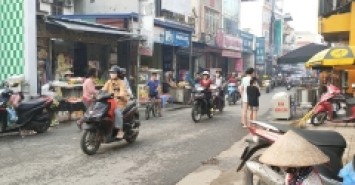 60m vuông đất ngay ngã 3 chợ Chúc Sơn
.
 Khu này chắc ko cần giới thiệu mọi người cũng biết nó tiện ích cỡ nào
 Trường học 4 cấp BV,chợ xe buýt chả thiếu gì.