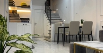 Bán Nhà  33m  5T  nhỉnh 4ty N V Cừ, Long Biên , oto ,KD