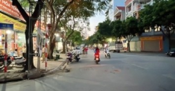 Bán nhà  32m MT 5m, nhỉnh 4 TỶ,oto,KD PHỐ TRẠM, LONG BIÊN ,