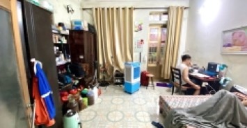 BÁN ĐẤT TẶNG NHÀ - VỊ TRÍ ĐẸP GẦN Ô TÔ - GẦN PHỐ - DIỆN TÍCH RỘNG - THÍCH HỢP XÂY CCMN