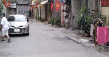 Bán nhà 5 Tầng ô tô vào nhà , DT45m, ngay gần Quốc lộ 1a, Trung Tâm Thanh Trì, giá 4.x tỷ