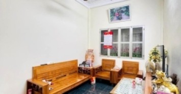 SIÊU TRUNG TÂM NGAY NGAY NGÃ TƯ SỞ - ĐIỆN ĐƯỜNG TRƯỜNG CHỢ KẾ BÊN - 15 MÉT RA Ô TÔ TRÁNH - CÓ SÂN ĐỂ XE CỰC RỘNG