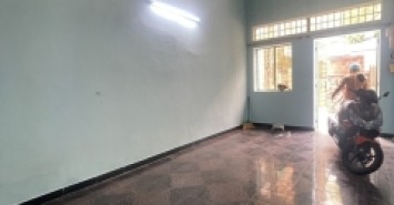 Bán nhà nát, nhà cấp 4 hai mặt tiền hẻm 6 mét trước và sau đường thông Trường Chinh, Cộng Hòa