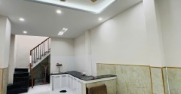 Bán nhà 2 tầng mới xây ngay chợ Vĩnh Hải Nha Trang