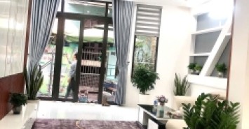 ♥ Nhà Hùng Vương, Kiệt Nhựa 3.5m thông, 67m2, ngang 5.5m, 3 tầng cứng đẹp, 3PN, sân thượng