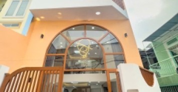 6.28 tỷ bán nhà  mới khu VIP Nguyễn Cửu Vân giáp Q1- 5 tầng- 40m2-ngang 4.6m- 4PN 6WC full NT