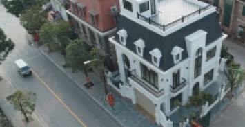 Gia đình bán căn biệt thự đơn lập 3 mặt đường, kinh doanh tốt gần AEON Malls Hà Đông