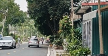 Nhà Hộ Khẩu Long Biên – 51m², 7 Tầng, Gara Ô Tô, Ngõ Thông, Dân Trí Cao – Nhỉnh 14 Tỷ