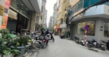 Bán nhà Hoàng Cầu, Trần Quang Diệu trước nhà ô tô tránh - Kinh doanh 60m x Mt 4,6M