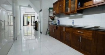 Bán nhà ngõ thông oto vào nhà tại Lĩnh Nam