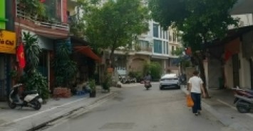 BÁN MẢNH ĐẤT LẠC LONG QUÂN, PHÂN LÔ, ÔTÔ TRÁNH, 75M2 GIÁ CHỈ 280 TRIỆU /M2