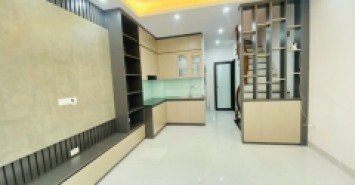 Bán nhà Giáp Nhị - Thịnh Liệt , DT38m ,Giá Hơn 8 tỷ , oto đỗ cổng , Thang Máy