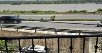 Chính chủ rất cần bán khu biệt thự mặt phố ven sông, 180m2, giá 39 đại gia Thượng, Tây Hồ