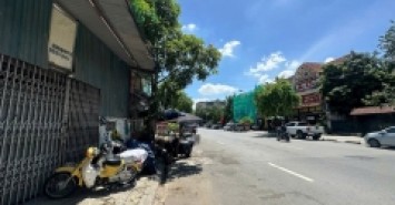 SIÊU PHẨM MẶT PHỐ  TRUNG KÍNH,HẠ YÊN QUYẾT KINH DOANH ĐẮC ĐỊA 
- VỈA HÈ ÔTÔ TRÁNH ĐỦ CẢ. đã hạ chào