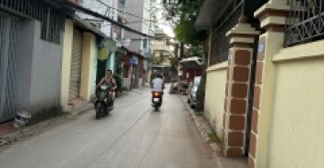 Cần tiền bán đất , Phố Bắc Cầu, Bồ Đề, cách 1 nhà ra oto, 5p tới cầu Long Biên, 48m2 4ty2