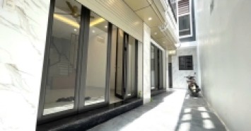 NHÀ MỚI LẠC LONG QUÂN, NGÕ THOÁNG-THÔNG, 5 TẦNG NHÀ MỚI Ở LUÔN GIÁ NHỈNH 8 TỶ