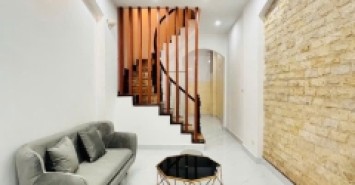 Nhà đẹp Lạc Long Quân - mới keeng - dân xây -full đồ - giá yêu thương 8 tỷ