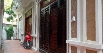 Hơn 5 tỷ - Nhà Thạch Bàn - Ô tô đỗ cổng