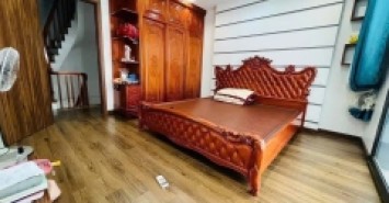 NHÀ MỚI TRUNG KÍNH - Ở NGAY  - TRUNG TÂM CẦU GIẤY Dt 30m2 5 tầng mặt tiền 4.2m Giá 9.1 tỷ