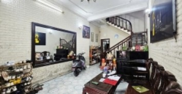 BÁN NHÀ PHỐ NGUYỄN KHANG Ở KINH DOANH NGÕ THÔNG Ô TÔ 7 CHỖ VÀO NHÀ GIÁ 18 TỶ