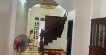 Bán nhà ngõ 640 Nguyễn V Cừ ,Long Biên 64m, 2 thoáng, MT 4m,giá 14ty oto ,KD