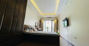 NHÀ ĐẸP CẦU GIẤY - GẦN HỒ QUẬN UỶ NHÀ ĐẸP Dt  30m2 6 tầng mặt tiền 3m Giá 9.1 tỷ