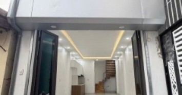 Chính chủ bán nhà 2 tầng mặt ngõ Giải Phóng , ô tô đỗ cửa