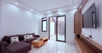 Nhà 3 tầng, đẹp long lanh, mới kính koong thôn Gia Tân - tổ 11, Quang Minh. Tặng full nội thất