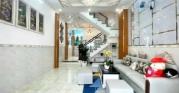 NHÀ HẺM XE HƠI, CẠNH PHÚ MỸ HƯNG, HƠN 5 TỶ, 3 TẦNG KIÊN CỐ