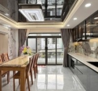 BÁN NHÀ HẺM XE TẢI THÔNG TỨ TUNG – NHÀ ĐẸP MÊ LY – THÔNG SỐ HOA HẬU – CÓ THANG MÁY – XE HƠI NGỦ TRONG NHÀ- Nhĩnh 10 Tỷ.