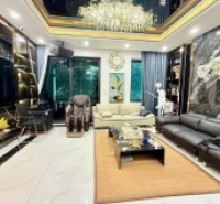 BÁN NHÀ TRUNG KÍNH CẦU GIẤY, LÔ GÓC, ÔTÔ TRÁNH, DÂN XÂY CHÂT, 61M2 CHỈ 18 TỶ 980