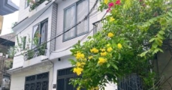 Nhà hẻm 445/2/2A2 Quang Trung, Phường 10, Gò Vấp, Hẻm 4m, 5,3x7,5m, Cn 36,5 m2, trệt 3 lầu, ST, 4PN, 3WC, Full nội thất, 5,85 tỷ TL Lộc